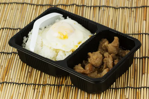 Smažené kuřecí česnek s rýží — Stock fotografie