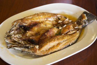 derin kızarmış levrek balığı 