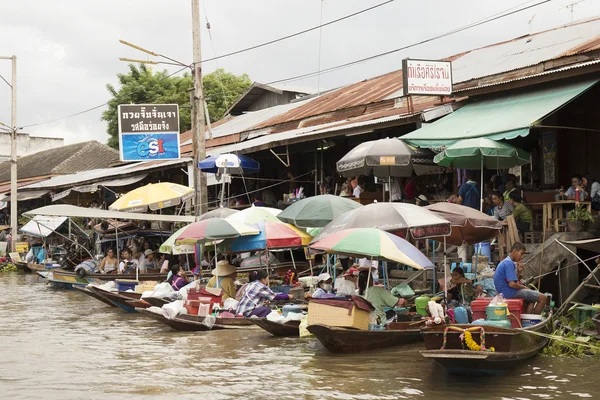 SAMUTHSONGKRAM, THAILAND-26 de julho de 2014: A famosa marca flutuante — Fotografia de Stock