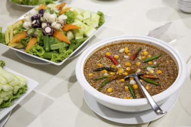 Tay karides chili yapıştırın kase