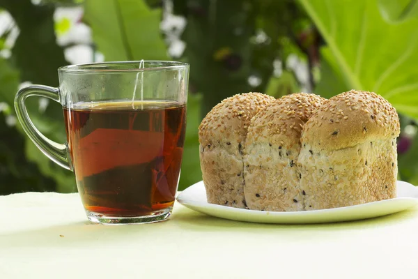 Sesame bread and Hot Tea — Stock Photo, Image