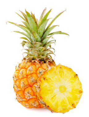 Beyaz üzerine izole edilmiş ananas