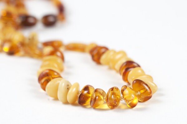 Янтарные бусины
