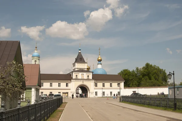 Vladimir ikon av vår lady kyrka över grinden — Stockfoto