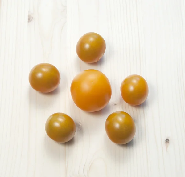 Sei pomodori gialli — Foto Stock