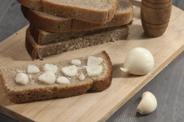 Rye bread with garlic and salt — Stock Photo, Image