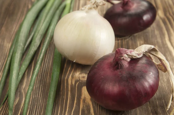 Red and white 'sweet' onions — Stock Photo, Image