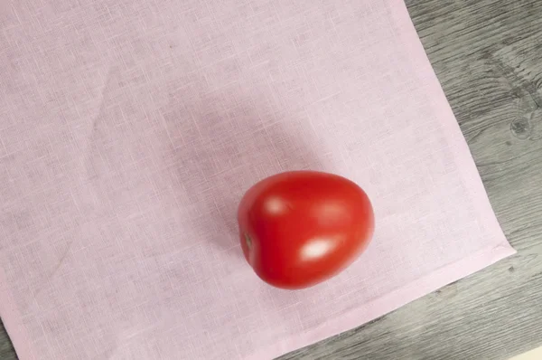 Piękny pomidor — Zdjęcie stockowe