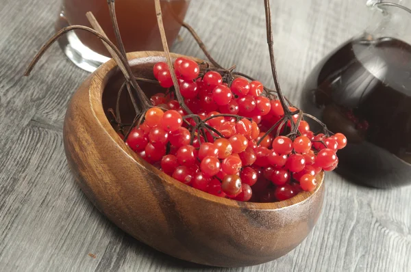Гелдер (стрела) ягоды и сироп — стоковое фото