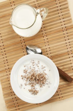 karabuğday Kaşa süt ile