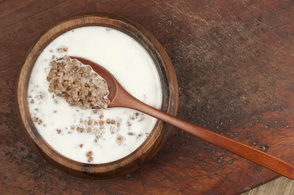 Buckwheat kasha with milk — Stock Photo, Image