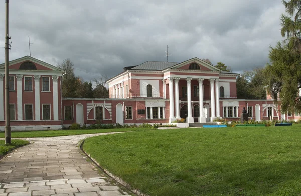 Posiadłości rodziny gontcharov w jaropolets, moscow region — Zdjęcie stockowe