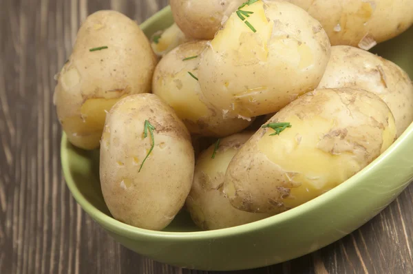 Jonge gekookte aardappelen — Stockfoto