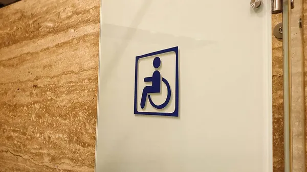 Panneau Signalétique Pour Fauteuil Roulant Handicapés Handicapés Sur Les Toilettes — Photo