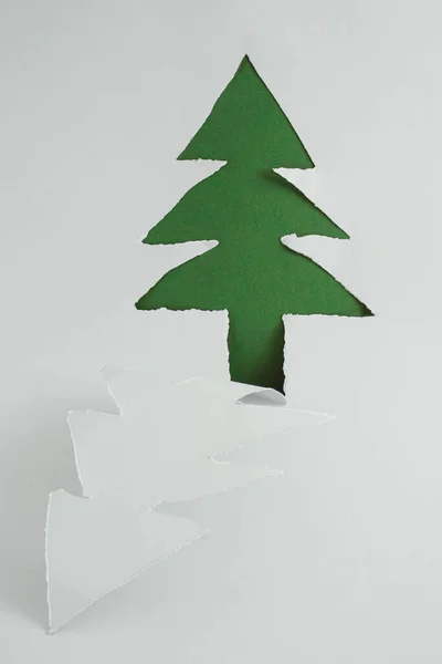 Δημιουργική Χριστουγεννιάτικο Δέντρο Πράσινο Χαρτί Γκρι Φόντο Δημιουργικά Χριστούγεννα Πρωτοχρονιά — Φωτογραφία Αρχείου