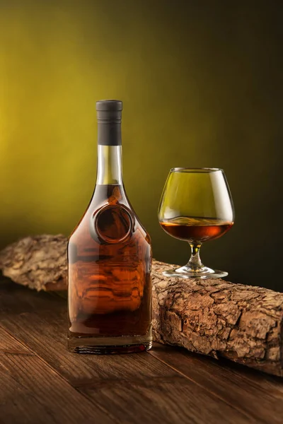 Whiskey, cognac, brandy, bourbon, rum, scotch. Strong alcohol drink close-up. — 스톡 사진