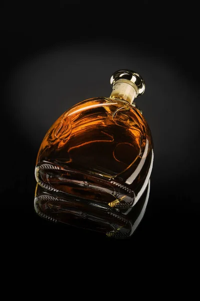 Whiskey, cognac, brandy, bourbon, rum, scotch. Strong alcohol drink close-up.. — Stock fotografie