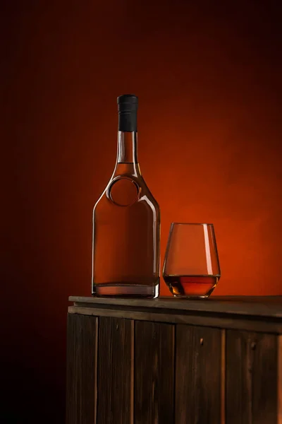 Whiskey, cognac, brandy, bourbon, rum, scotch. Strong alcohol drink close-up.. — Fotografia de Stock