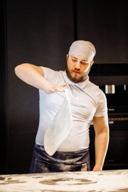 Fırında ya da evde elle para kazanıyordum. Havada un bulutu.