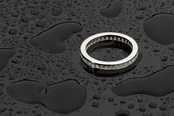 Silver Ring Band Water Drops — Stock Photo, Image