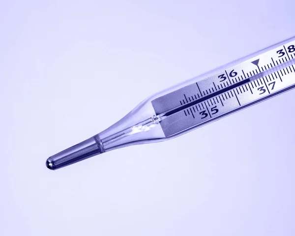Medische Kwikthermometer Toont Lichaamstemperatuur Celsius Een Close Hoge Kwaliteit Foto — Stockfoto