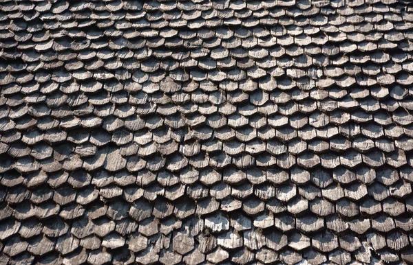 Telha de madeira no telhado — Fotografia de Stock