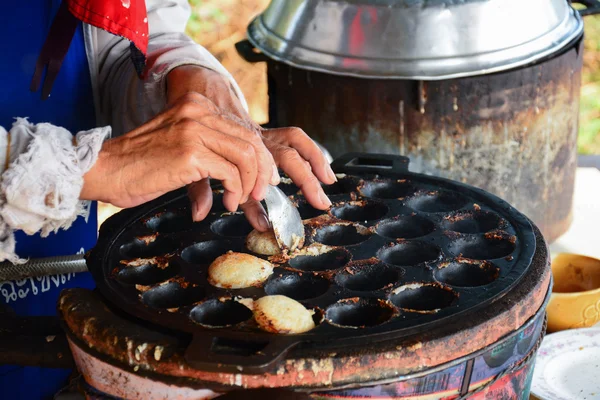 Kind of Thai sweetmeat Coconut milk mix with powder fried dessert — Stock Photo, Image