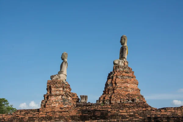 Ruinenreihe Buddha-Statue in wat chai wattanaram, Ayutthaya, Thailand — Stockfoto