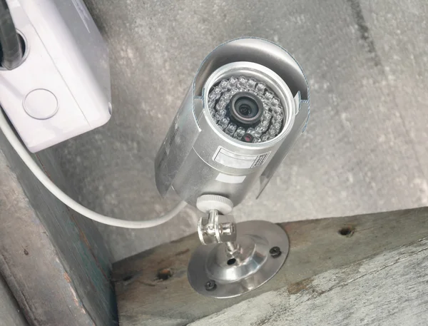Серебряная камера безопасности или камеры видеонаблюдения дома — стоковое фото
