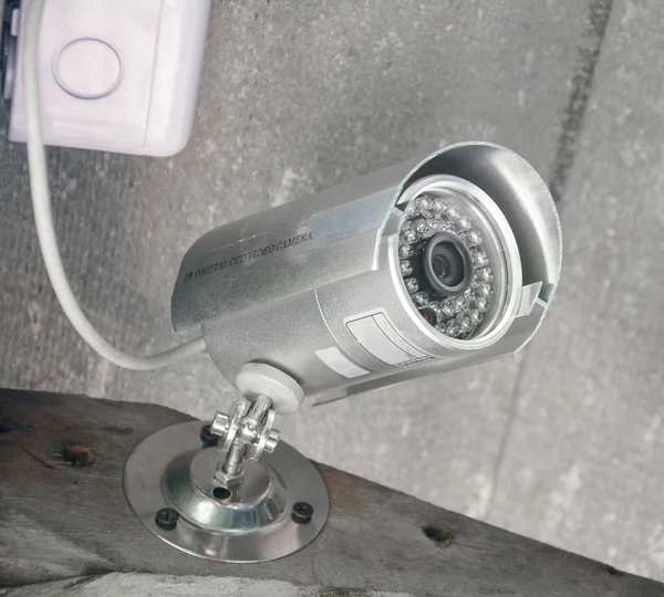 Gümüş güvenlik kamera veya cctv ev — Stok fotoğraf