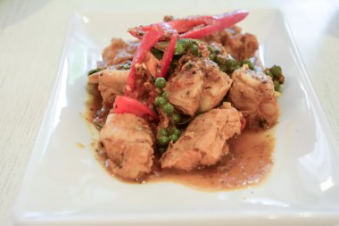 Kızarmış domuz köri