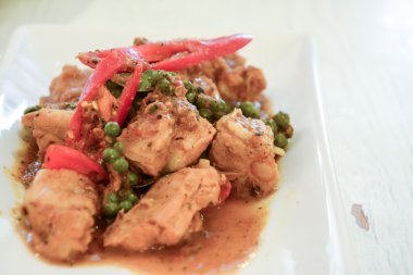 Kızarmış domuz köri