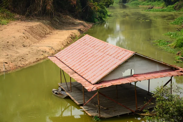 Floating house in river, Thailand — Stock Photo, Image