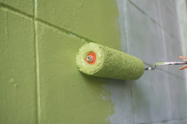 Зеленый Цвет Стены Роликом — стоковое фото