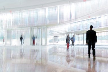 bir grup insan lobi İş Merkezi