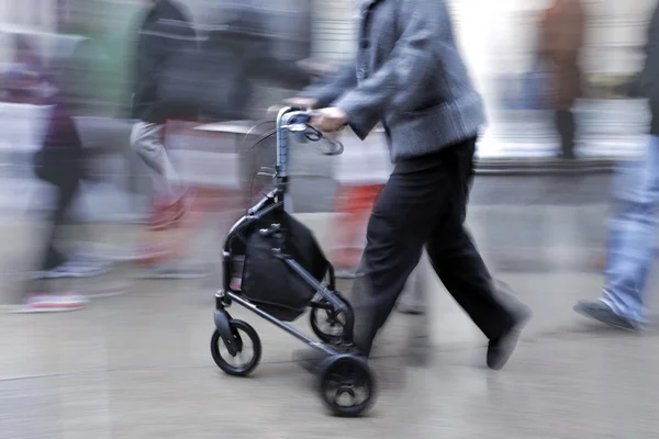 Handicapés dans une rue de la ville — Photo