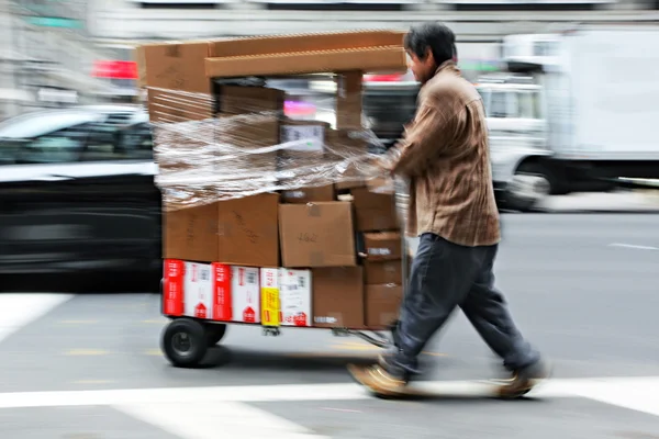 Delivery on the dolly by hand — Stock Photo, Image