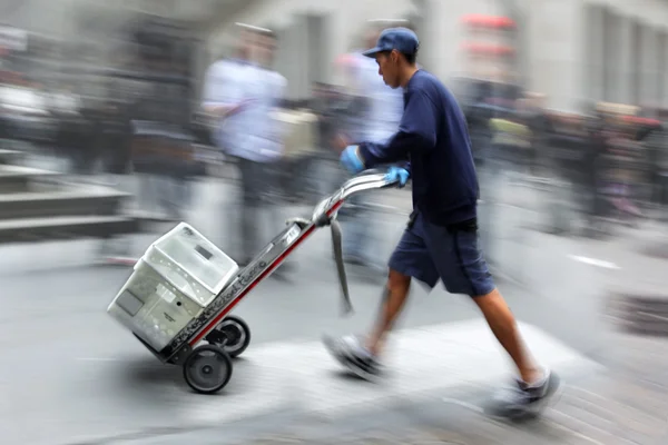 Delivery with dolly by hand — Stock Photo, Image