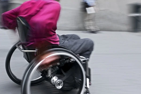 Disabili in una strada della città — Foto Stock