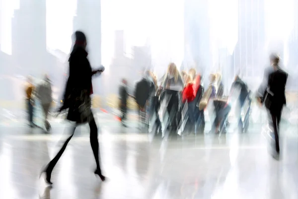 Gruppe von Menschen im Lobby Business Center — Stockfoto