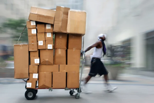 Delivery on the dolly by hand — Stock Photo, Image