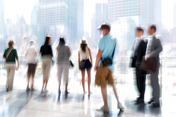 группа людей в бизнес-центре лобби
