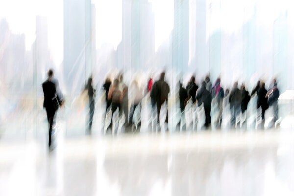 группа людей в бизнес-центре лобби
