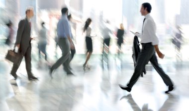 bir grup insan lobi İş Merkezi