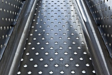 delikli metal İnşaat