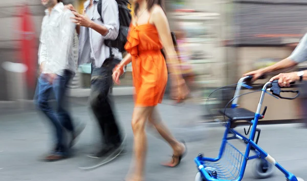 Osób niepełnosprawnych na ulicy miasta — Zdjęcie stockowe