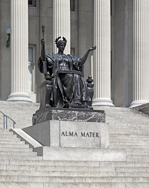 Estátua de Alma Mater — Fotografia de Stock