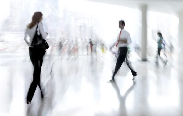 Gruppe von Menschen im Lobby Business Center — Stockfoto