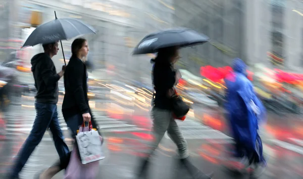 Regenachtige dag bewegingsonscherpte — Stockfoto