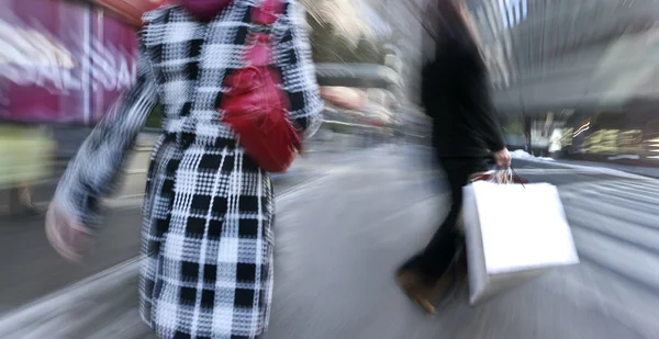 Persone in città — Foto Stock